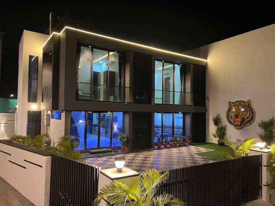 Stayhaven Starmount 4Bhk & Pool Mumbai Exterior photo